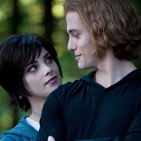 alice cullen and jasper hale|alice cullen eclipse gif.